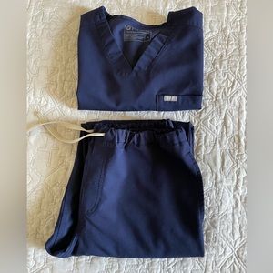 Men’s Navy size medium Figs